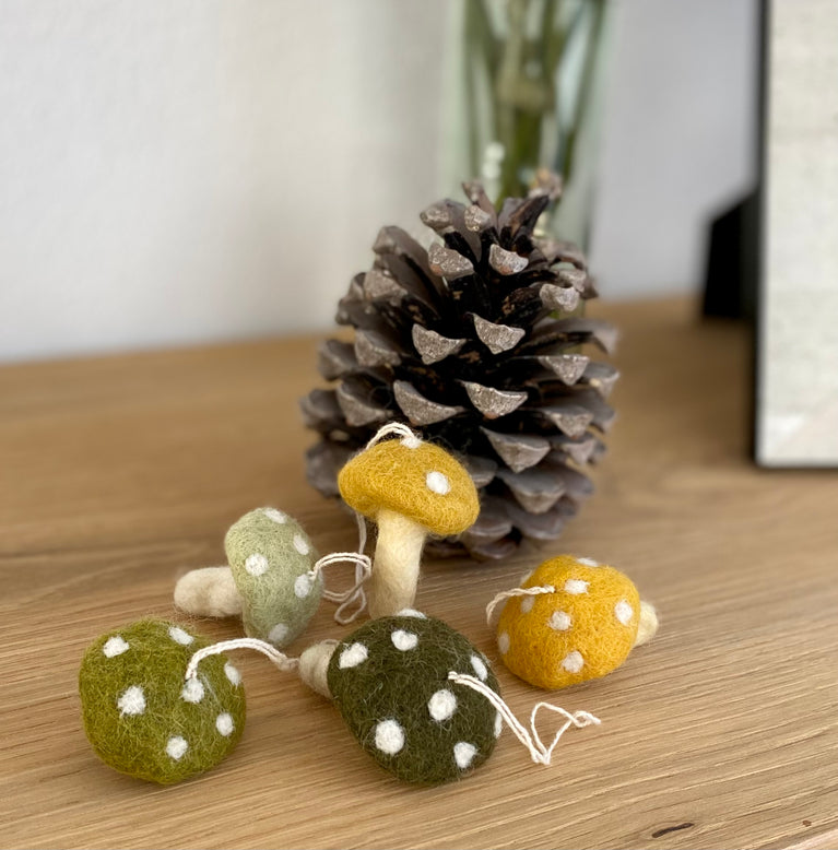 Waldpilze Pilze rot oder grün (5er Set) - Anhänger (Gry & Sif)