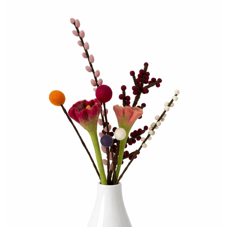 Filzblumen-Mix mit Palmkätzchen, Kugelblumen, Zweigen u.a. (9er-Set), (Globo Fair Trade Partner)