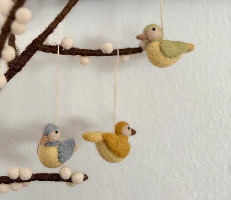 Kleine gelbe Spatzen / Vögel Frühling Ostern (3 Stück) - Anhänger (Gry & Sif)