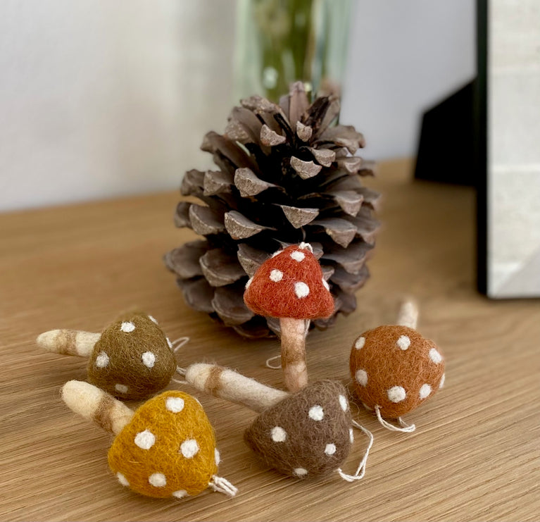 Waldpilze Pilze rot oder grün (5er Set) - Anhänger (Gry & Sif)