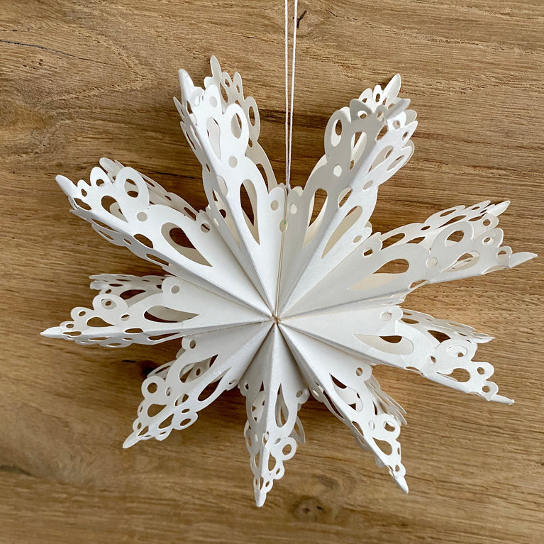 Papiersterne Schneeflocke "groß" (2x ca. 23cm / 1x 15cm) mit Magnetverschluss (Paperholic)