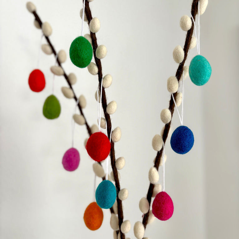 kleine bunte Ostereier Set (10 Stück / 2cm), Filz, Ostern-Deko - Anhänger (Globo Fair Trade)